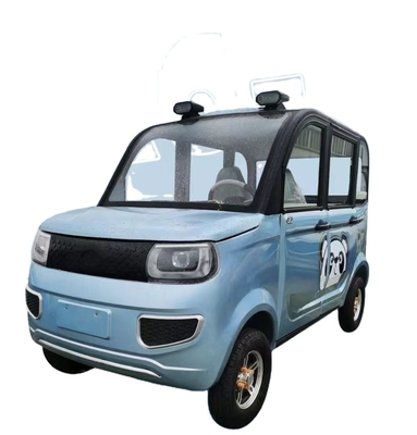 Potente veicolo elettrico a quattro ruote ad alta velocità e interno spazioso