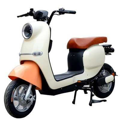 Risorse energetiche Scooter elettrico a due ruote con velocità massima di 40 60 km/h e tensione di 48 V