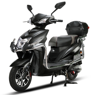 Risorse energetiche Scooter elettrico a due ruote con velocità massima di 40 60 km/h e tensione di 48 V