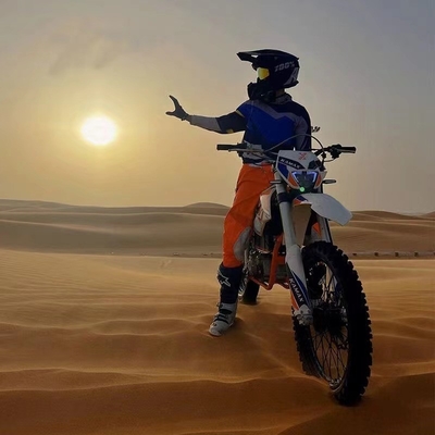 Potenza motore di 8000W Motocicletta elettrica da corsa ad alta velocità e a lungo raggio per adulti