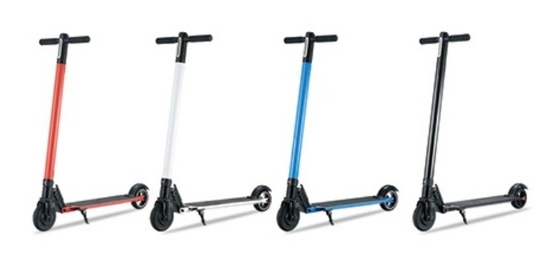 Scooter elettrico pieghevole 2024 con velocità massima di 40 km/h e batteria da 10-20Ah