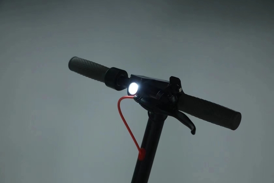 Muovetevi con scooter elettrici da 8 pollici 6-8h Tempo di ricarica Tipo sensore intelligente