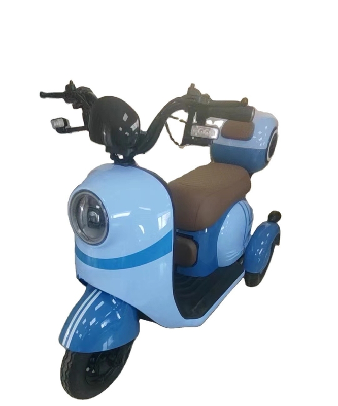 Triciclo elettrico per il tempo libero e passeggeri Abilità di grado 10-15° chilometraggio di guida 50-70km Hot Small Scooter