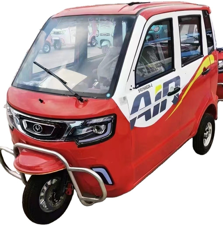 Tipo di carrozzeria chiusa Triciclo elettrico con equipaggio elettrico per passeggeri con progettazione completamente chiusa e chilometraggio di guida ≥ 90 km
